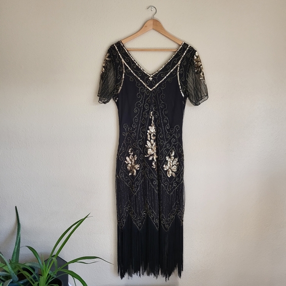 Beaded 20s Fringe Dress in Black & Gold - Picture 6 of 9